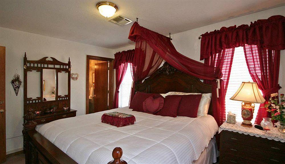 The Whispering Pines Inn Norman Exterior foto